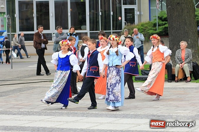 Zdjęcie w galerii na portalu naszraciborz.pl: Nowe fontanny otwarte z wielkim hukiem! wiadomości z regionu