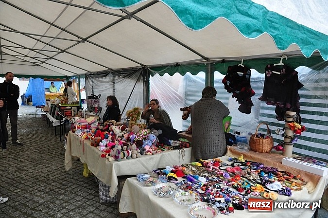 Zdjęcie w galerii na portalu naszraciborz.pl: Jarmark zamkowy ruszył. Pogoda łaskawa wiadomości z regionu