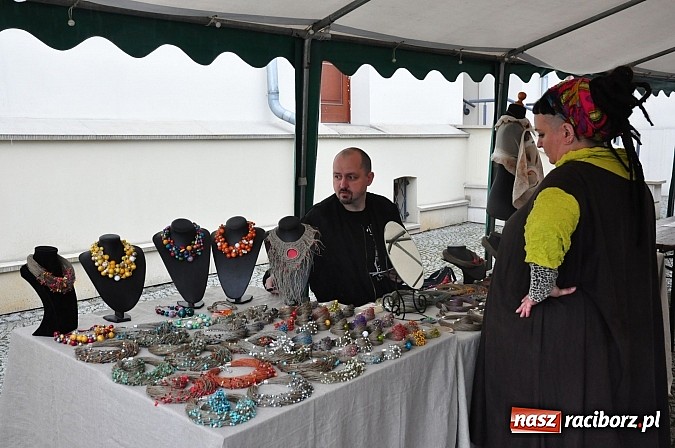 Zdjęcie w galerii na portalu naszraciborz.pl: Jarmark zamkowy ruszył. Pogoda łaskawa wiadomości z regionu