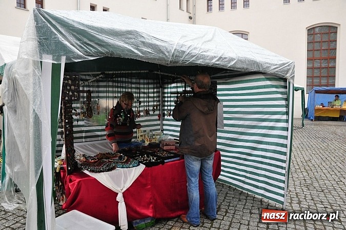 Zdjęcie w galerii na portalu naszraciborz.pl: Jarmark zamkowy ruszył. Pogoda łaskawa wiadomości z regionu