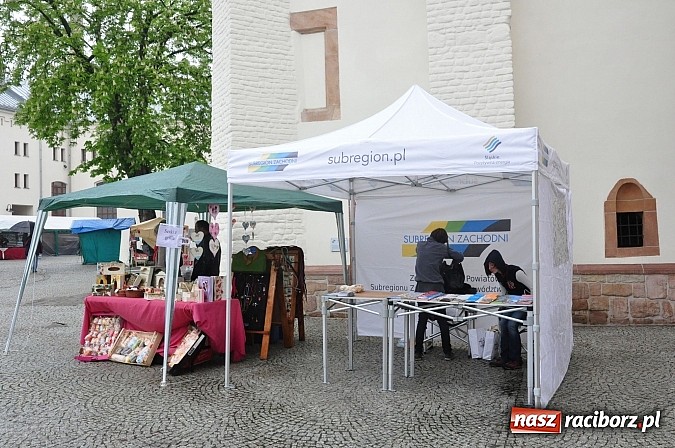Zdjęcie w galerii na portalu naszraciborz.pl: Jarmark zamkowy ruszył. Pogoda łaskawa wiadomości z regionu