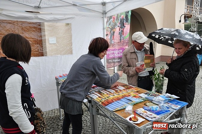 Zdjęcie w galerii na portalu naszraciborz.pl: Jarmark zamkowy ruszył. Pogoda łaskawa wiadomości z regionu