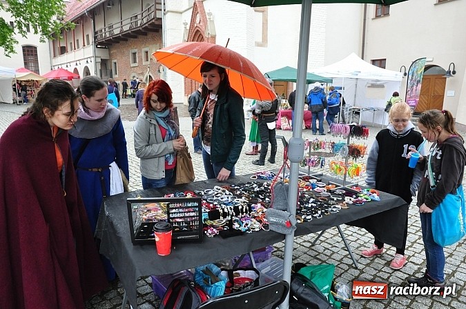 Zdjęcie w galerii na portalu naszraciborz.pl: Jarmark zamkowy ruszył. Pogoda łaskawa wiadomości z regionu