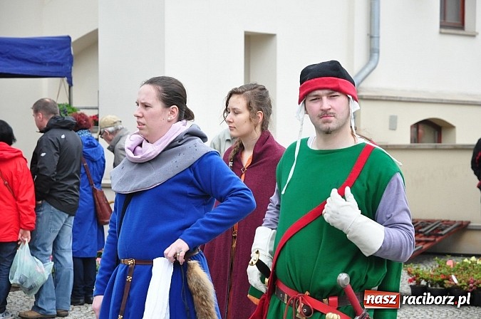 Zdjęcie w galerii na portalu naszraciborz.pl: Jarmark zamkowy ruszył. Pogoda łaskawa wiadomości z regionu