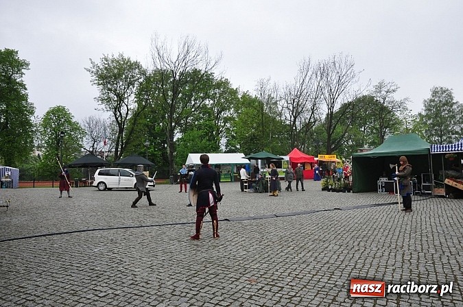Zdjęcie w galerii na portalu naszraciborz.pl: Jarmark zamkowy ruszył. Pogoda łaskawa wiadomości z regionu
