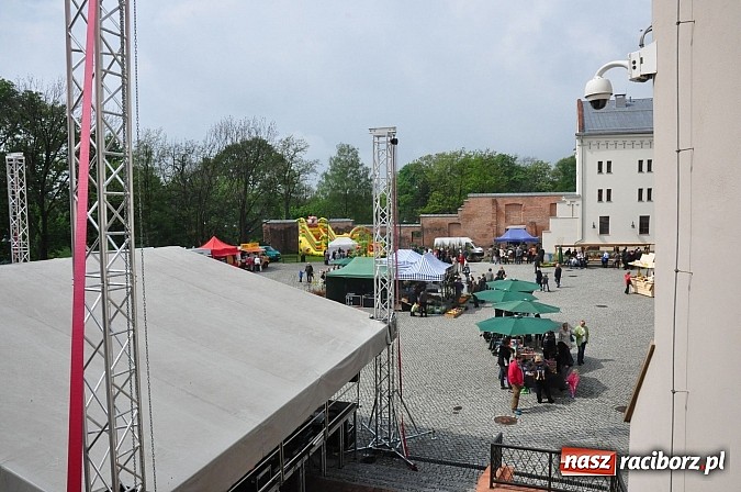 Zdjęcie w galerii na portalu naszraciborz.pl: Jarmark zamkowy ruszył. Pogoda łaskawa wiadomości z regionu