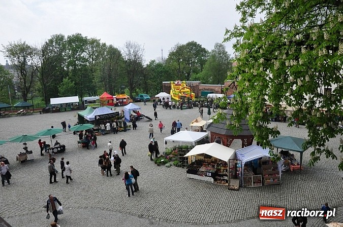 Zdjęcie w galerii na portalu naszraciborz.pl: Jarmark zamkowy ruszył. Pogoda łaskawa wiadomości z regionu