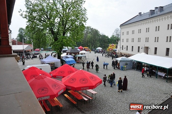 Zdjęcie w galerii na portalu naszraciborz.pl: Jarmark zamkowy ruszył. Pogoda łaskawa wiadomości z regionu