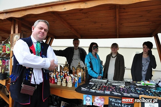 Zdjęcie w galerii na portalu naszraciborz.pl: Jarmark zamkowy ruszył. Pogoda łaskawa wiadomości z regionu