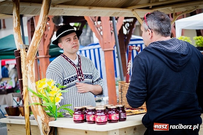 Zdjęcie w galerii na portalu naszraciborz.pl: Drugi zamkowy jarmark za nami. Nie dopisała tylko pogoda wiadomości z regionu