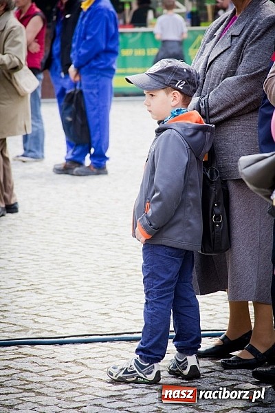 Zdjęcie w galerii na portalu naszraciborz.pl: Drugi zamkowy jarmark za nami. Nie dopisała tylko pogoda wiadomości z regionu