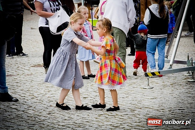 Zdjęcie w galerii na portalu naszraciborz.pl: Drugi zamkowy jarmark za nami. Nie dopisała tylko pogoda wiadomości z regionu