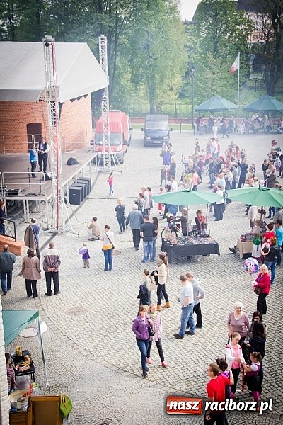 Zdjęcie w galerii na portalu naszraciborz.pl: Drugi zamkowy jarmark za nami. Nie dopisała tylko pogoda wiadomości z regionu