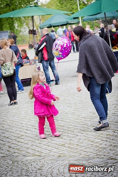 Zdjęcie w galerii na portalu naszraciborz.pl: Drugi zamkowy jarmark za nami. Nie dopisała tylko pogoda wiadomości z regionu