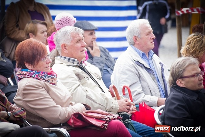 Zdjęcie w galerii na portalu naszraciborz.pl: Drugi zamkowy jarmark za nami. Nie dopisała tylko pogoda wiadomości z regionu