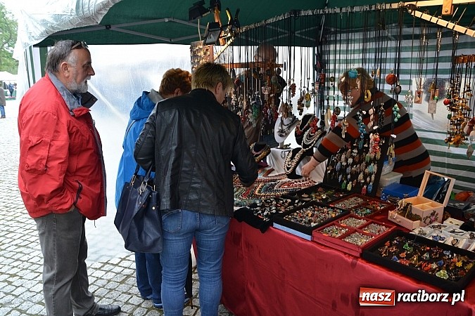 Zdjęcie w galerii na portalu naszraciborz.pl: Drugi zamkowy jarmark za nami. Nie dopisała tylko pogoda wiadomości z regionu