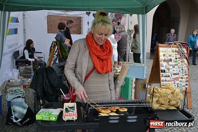 Zdjęcie w galerii na portalu naszraciborz.pl: Drugi zamkowy jarmark za nami. Nie dopisała tylko pogoda wiadomości z regionu