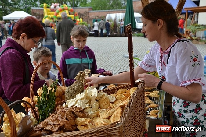 Zdjęcie w galerii na portalu naszraciborz.pl: Drugi zamkowy jarmark za nami. Nie dopisała tylko pogoda wiadomości z regionu