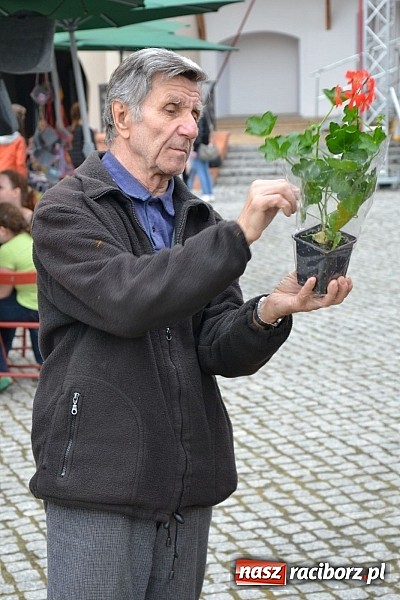 Zdjęcie w galerii na portalu naszraciborz.pl: Drugi zamkowy jarmark za nami. Nie dopisała tylko pogoda wiadomości z regionu