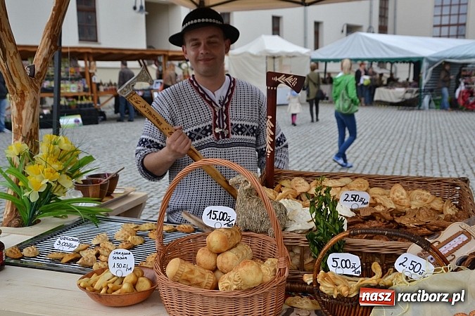 Zdjęcie w galerii na portalu naszraciborz.pl: Drugi zamkowy jarmark za nami. Nie dopisała tylko pogoda wiadomości z regionu