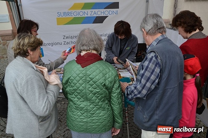 Zdjęcie w galerii na portalu naszraciborz.pl: Drugi zamkowy jarmark za nami. Nie dopisała tylko pogoda wiadomości z regionu