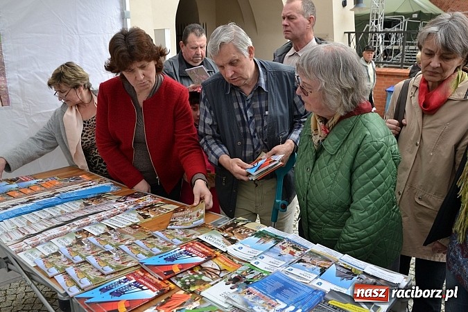 Zdjęcie w galerii na portalu naszraciborz.pl: Drugi zamkowy jarmark za nami. Nie dopisała tylko pogoda wiadomości z regionu
