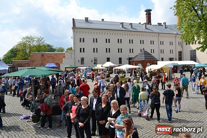 Zdjęcie w galerii na portalu naszraciborz.pl: Drugi zamkowy jarmark za nami. Nie dopisała tylko pogoda wiadomości z regionu