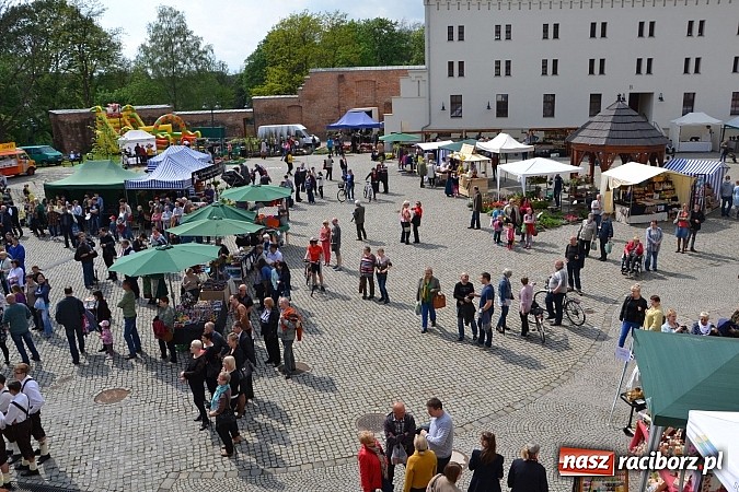 Zdjęcie w galerii na portalu naszraciborz.pl: Drugi zamkowy jarmark za nami. Nie dopisała tylko pogoda wiadomości z regionu