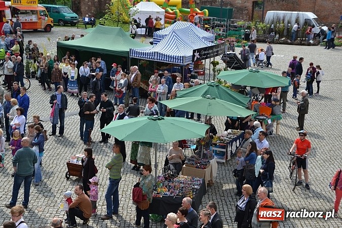 Zdjęcie w galerii na portalu naszraciborz.pl: Drugi zamkowy jarmark za nami. Nie dopisała tylko pogoda wiadomości z regionu