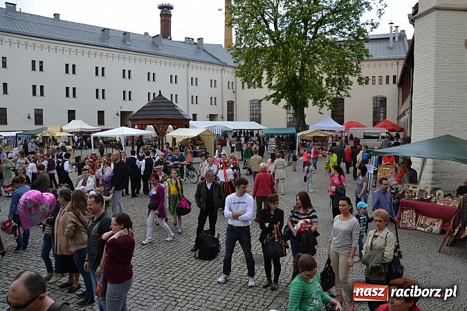Zdjęcie w galerii na portalu naszraciborz.pl: Drugi zamkowy jarmark za nami. Nie dopisała tylko pogoda wiadomości z regionu