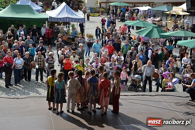 Zdjęcie w galerii na portalu naszraciborz.pl: Drugi zamkowy jarmark za nami. Nie dopisała tylko pogoda wiadomości z regionu
