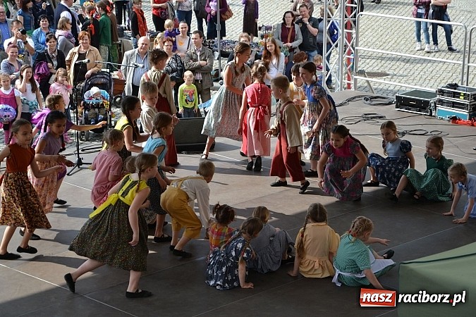 Zdjęcie w galerii na portalu naszraciborz.pl: Drugi zamkowy jarmark za nami. Nie dopisała tylko pogoda wiadomości z regionu