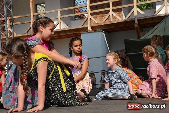 Zdjęcie w galerii na portalu naszraciborz.pl: Drugi zamkowy jarmark za nami. Nie dopisała tylko pogoda wiadomości z regionu