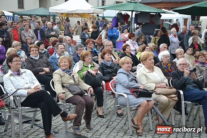 Zdjęcie w galerii na portalu naszraciborz.pl: Drugi zamkowy jarmark za nami. Nie dopisała tylko pogoda wiadomości z regionu
