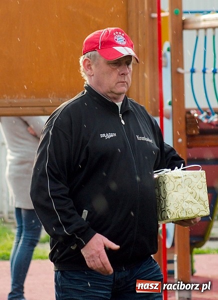 Zdjęcie w galerii na portalu naszraciborz.pl: Bezbarwne derby gminy zakończone poważną kontuzją wiadomości z regionu