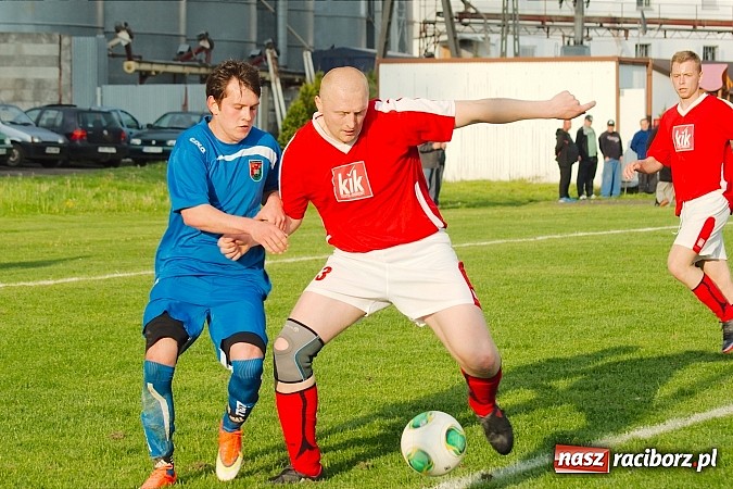 Zdjęcie w galerii na portalu naszraciborz.pl: Bezbarwne derby gminy zakończone poważną kontuzją wiadomości z regionu