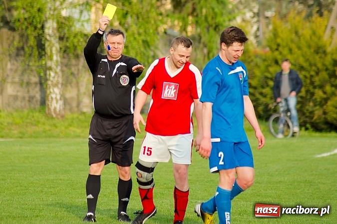 Zdjęcie w galerii na portalu naszraciborz.pl: Bezbarwne derby gminy zakończone poważną kontuzją wiadomości z regionu