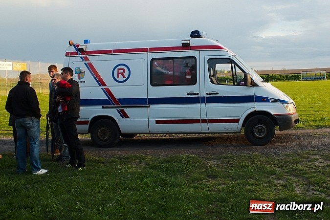 Zdjęcie w galerii na portalu naszraciborz.pl: Bezbarwne derby gminy zakończone poważną kontuzją wiadomości z regionu