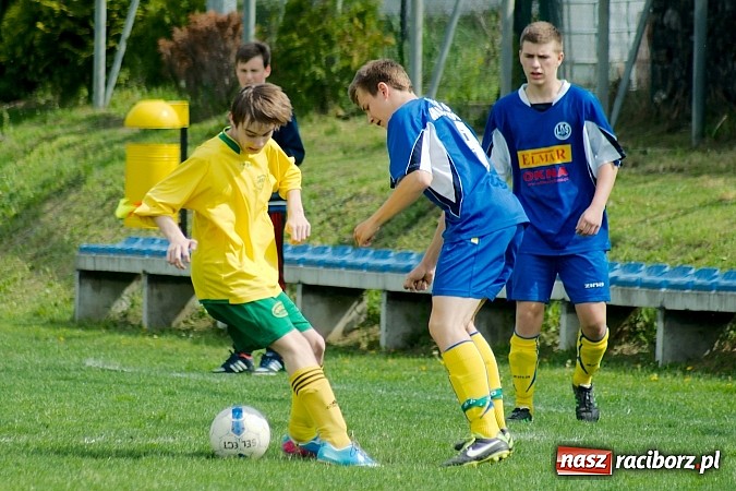 Zdjęcie w galerii na portalu naszraciborz.pl: Ciężka przeprawa markowickich juniorów wiadomości z regionu
