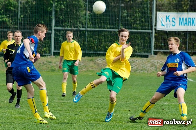 Zdjęcie w galerii na portalu naszraciborz.pl: Ciężka przeprawa markowickich juniorów wiadomości z regionu
