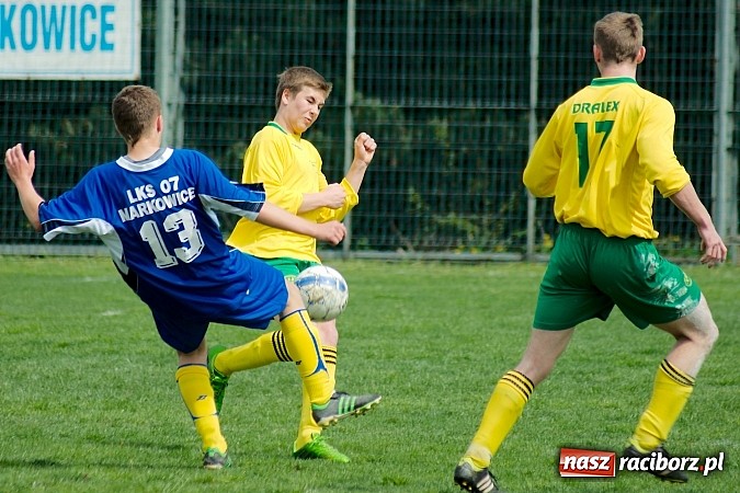Zdjęcie w galerii na portalu naszraciborz.pl: Ciężka przeprawa markowickich juniorów wiadomości z regionu
