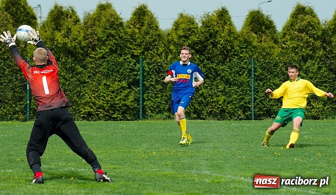 Zdjęcie w galerii na portalu naszraciborz.pl: Ciężka przeprawa markowickich juniorów wiadomości z regionu