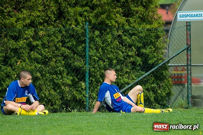 Zdjęcie w galerii na portalu naszraciborz.pl: Ciężka przeprawa markowickich juniorów wiadomości z regionu