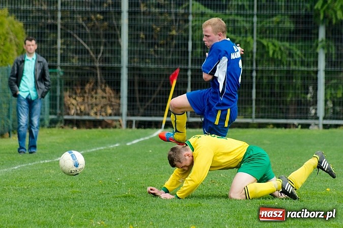 Zdjęcie w galerii na portalu naszraciborz.pl: Ciężka przeprawa markowickich juniorów wiadomości z regionu