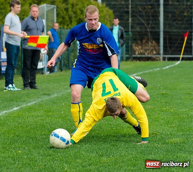 Zdjęcie w galerii na portalu naszraciborz.pl: Ciężka przeprawa markowickich juniorów wiadomości z regionu