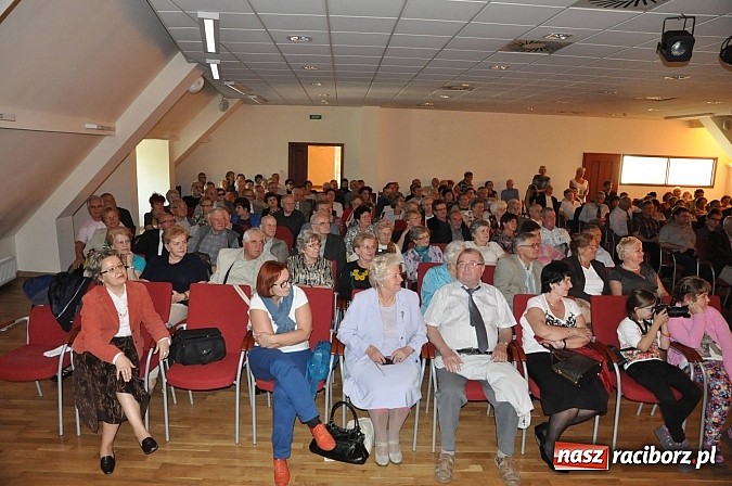 Zdjęcie w galerii na portalu naszraciborz.pl: Z Kres&oacute;w i Lwowa do Raciborza. Niedziela wspomnień z papieskim zakończeniem wiadomości z regionu