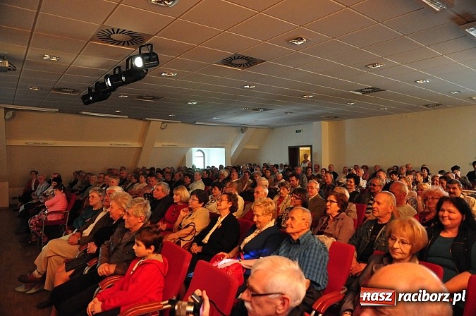 Zdjęcie w galerii na portalu naszraciborz.pl: Z Kres&oacute;w i Lwowa do Raciborza. Niedziela wspomnień z papieskim zakończeniem wiadomości z regionu