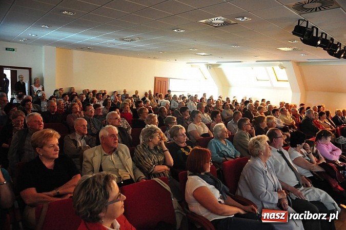 Zdjęcie w galerii na portalu naszraciborz.pl: Z Kres&oacute;w i Lwowa do Raciborza. Niedziela wspomnień z papieskim zakończeniem wiadomości z regionu