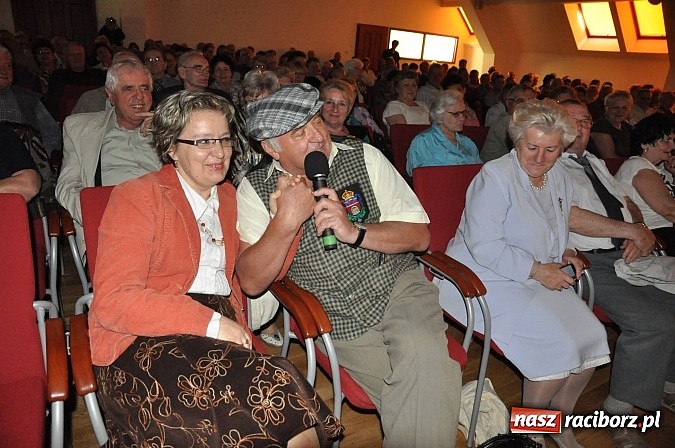 Zdjęcie w galerii na portalu naszraciborz.pl: Z Kres&oacute;w i Lwowa do Raciborza. Niedziela wspomnień z papieskim zakończeniem wiadomości z regionu