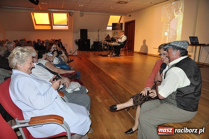 Zdjęcie w galerii na portalu naszraciborz.pl: Z Kres&oacute;w i Lwowa do Raciborza. Niedziela wspomnień z papieskim zakończeniem wiadomości z regionu